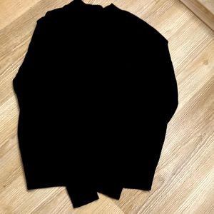 Everlane cashmere mock neck sweater. Black size Small EUC